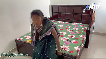 Indian Bhabhi Seduces Plumber For Sex With Clear Hindi Audio