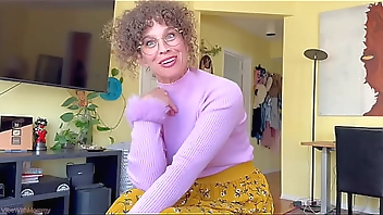 Stepmom Plays With Impatient Virgin